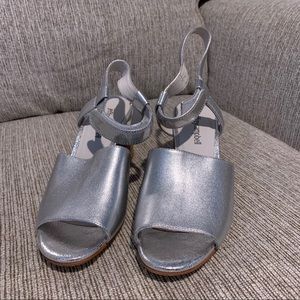 NWOT Jeffrey Campbell Stang Sandal in Silver